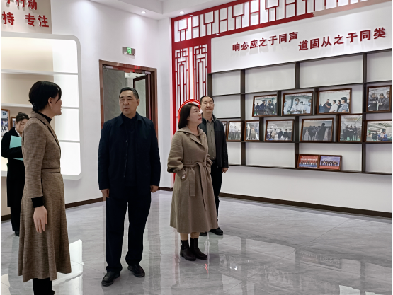 實(shí)地走訪企業(yè) 助力企業(yè)發(fā)展一一洛陽(yáng)市人大副主任徐新、工信局副局長(zhǎng)衛(wèi)樹(shù)紅一行蒞臨鴻元軸承調(diào)研